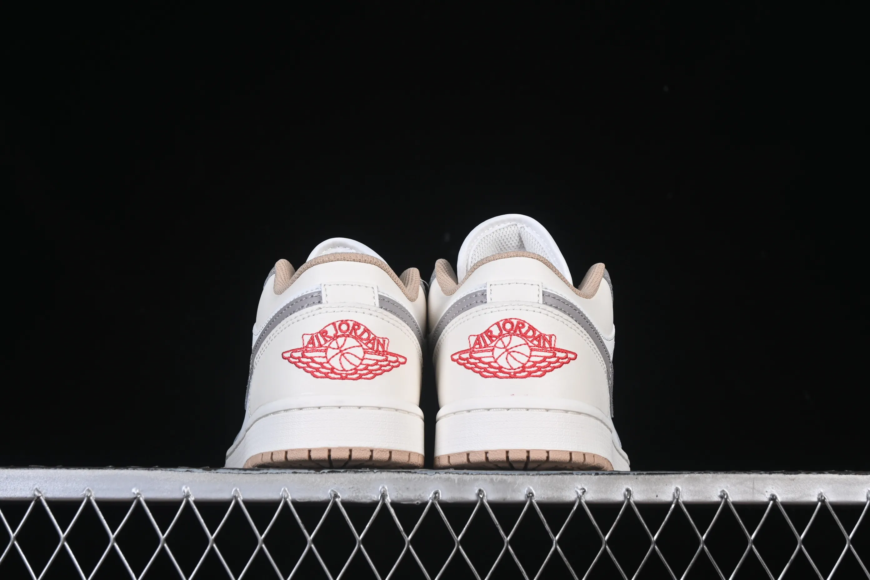 All categories Air Jordan Jordan series basketball shoes Air Jordan 1 Low G version pure original Air Jordan 1 Low AJ1 Joe 1 meter gray low-top retro culture basketball shoes 553558-169